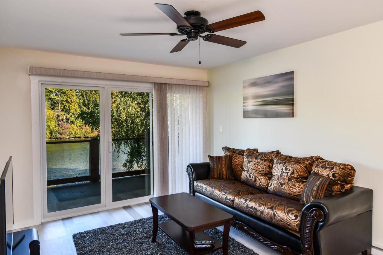 Chateau Riverside Campbell River Exterior foto