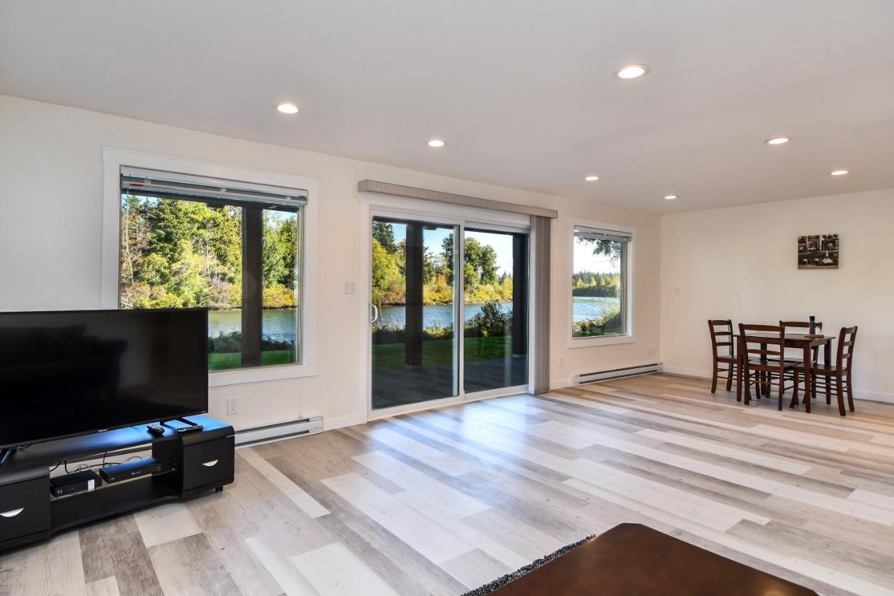Chateau Riverside Campbell River Exterior foto